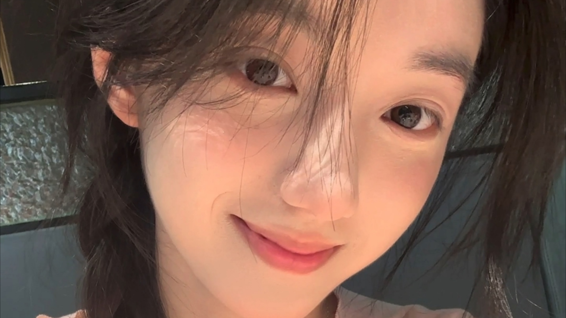 王毅会见乌兹别克斯坦外长赛义多夫